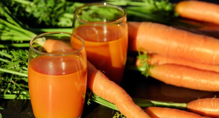 carrot-juice-1623157-1280.jpg